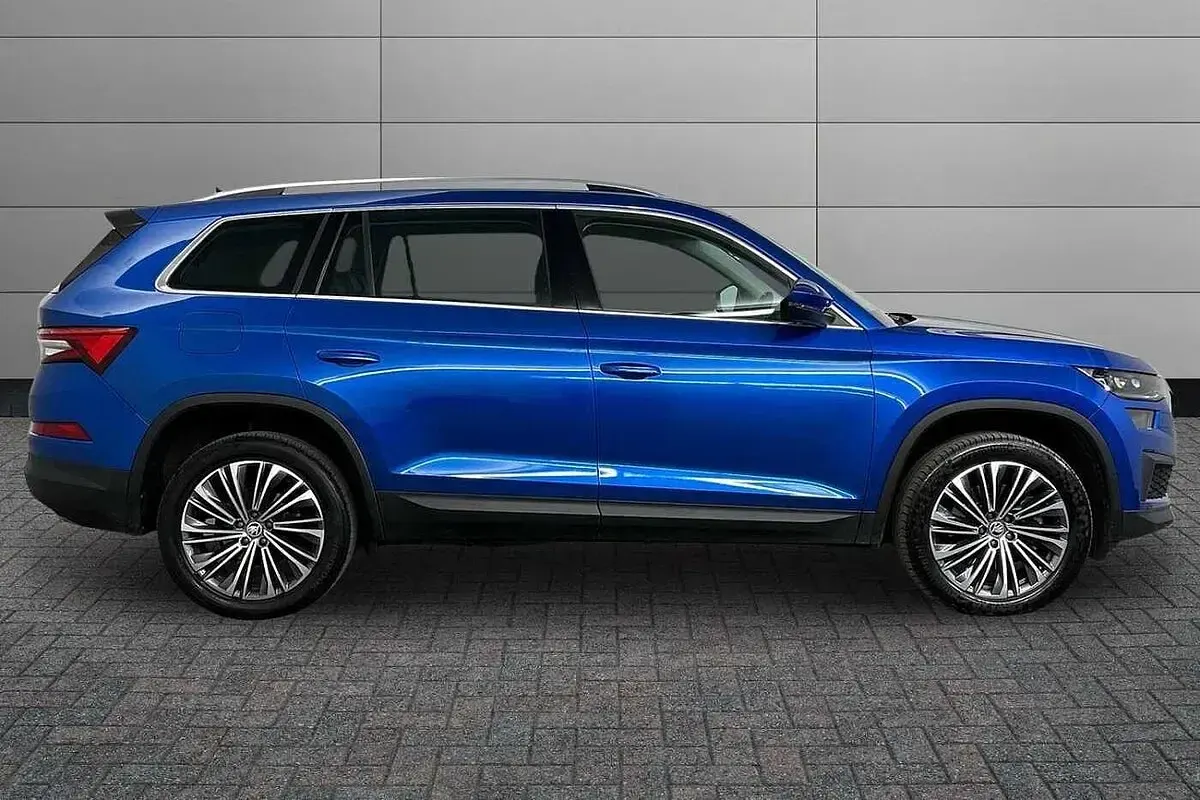 Second-hand Skoda Kodiaq SE L Executive 150 CP (110 kW) 2023 Albastru SUV