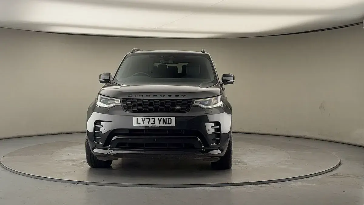 Usado Land Rover Discovery 5 HSE Dynamic 300 HP (220 kW) 2023 Cinzento SUV