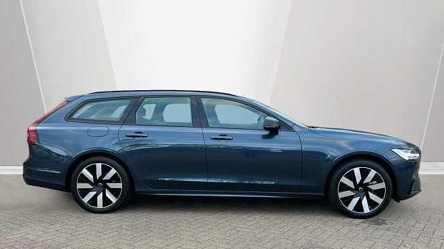 New Volvo V90 Plus 345 HP (253 kW) 2025 Estate