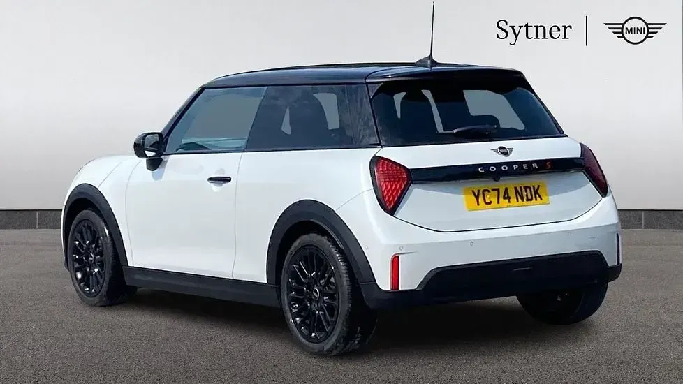 Used Mini Cooper S Hatch 201 HP (147 kW) 2024 White Hatchback