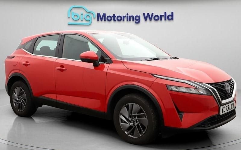 Used Nissan Qashqai Acenta Premium 140 HP (102 kW) 2023 Red SUV
