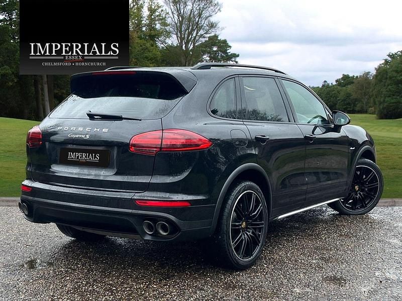 Used Porsche Cayenne 385 HP (283 kW) 2015 Black SUV