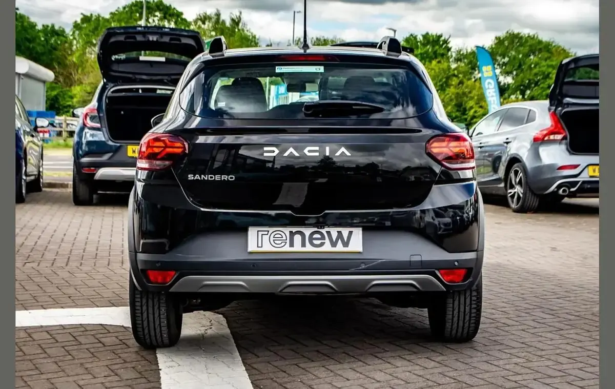 Used Dacia Sandero Expression 90 HP (66 kW) 2024 Black SUV
