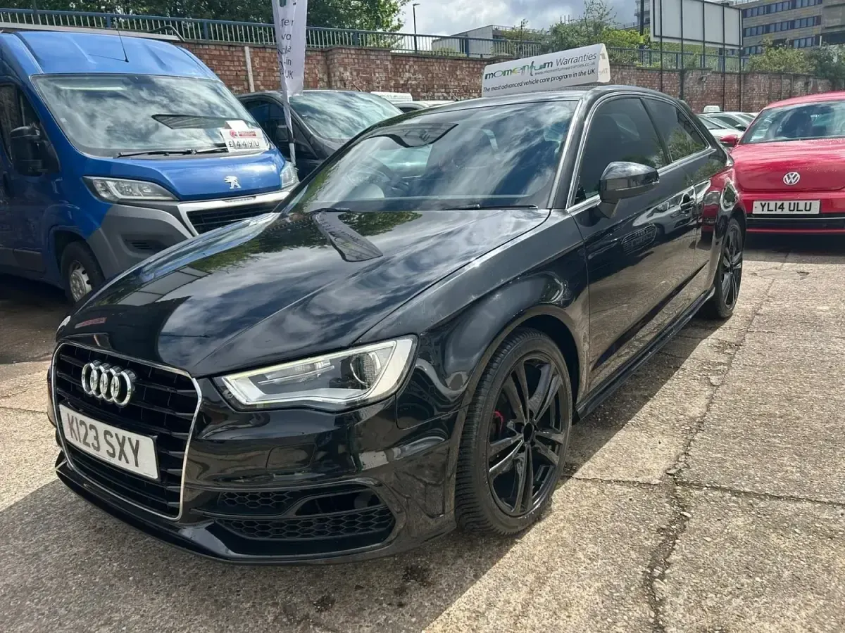 Usado Audi A3 S-Line 110 HP (80 kW) 2015 Preto Citadino
