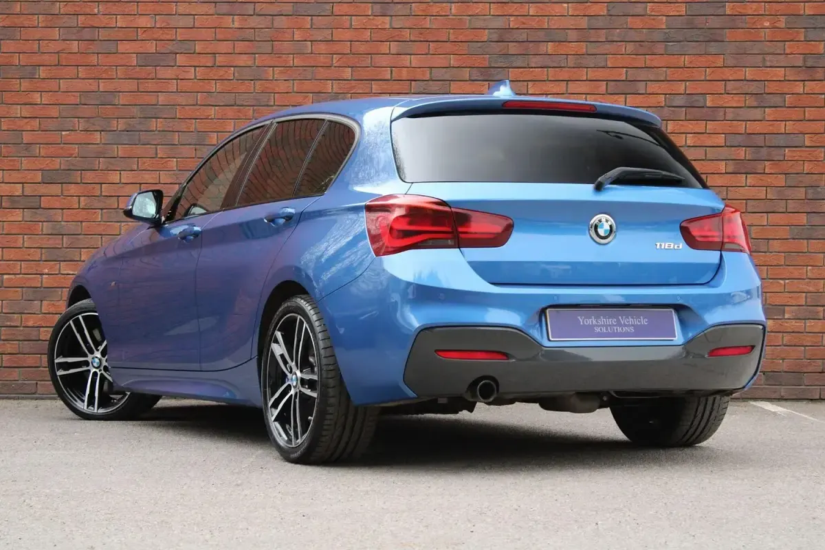 Used BMW 118 Efficient Dynamics 150 HP (110 kW) 2018 Blue Hatchback