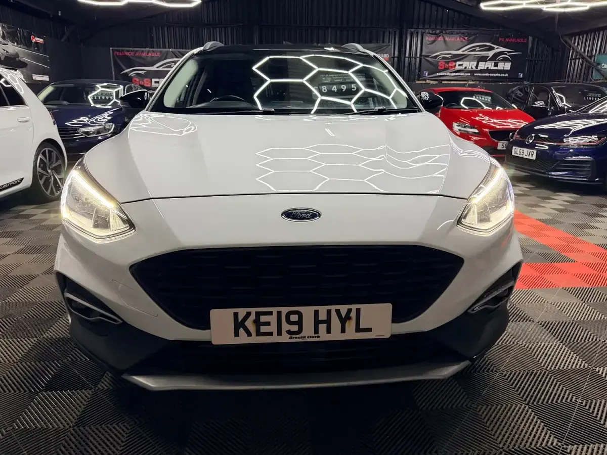 Used Ford Focus Active 125 HP (91 kW) 2019 White Hatchback