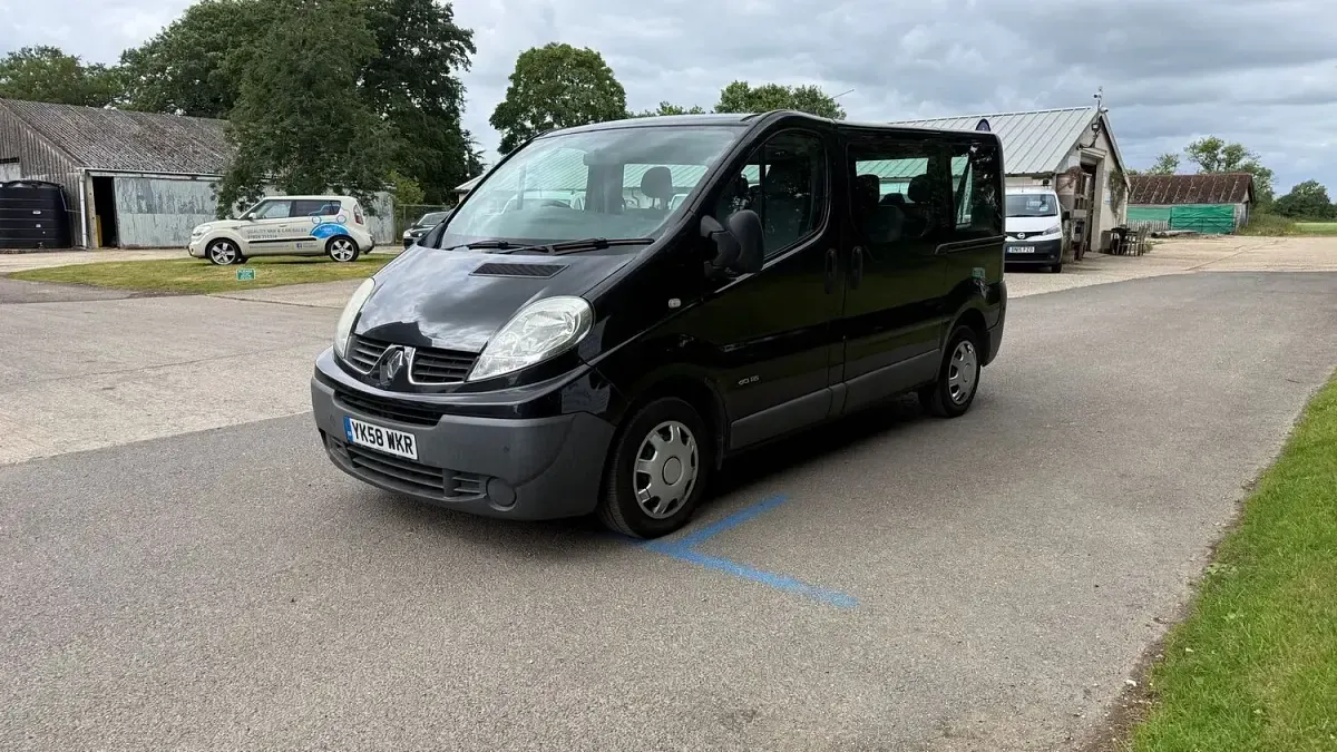 Used Renault Trafic 115 HP (84 kW) 2008 Black MPV