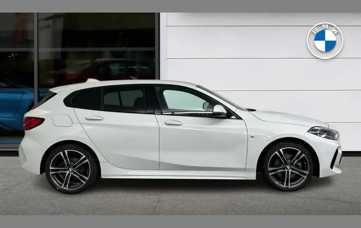 Used BMW 118 M Sport 134 HP (98 kW) 2023 White Hatchback