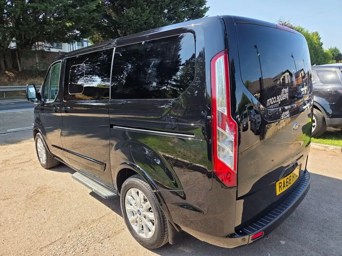 Used Ford Tourneo Titanium X 170 HP (125 kW) 2018 Black MPV