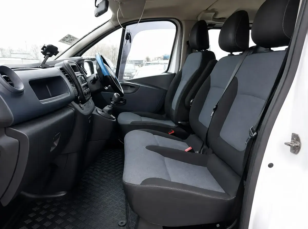 Used Vauxhall Vivaro 120 HP (88 kW) 2016 White