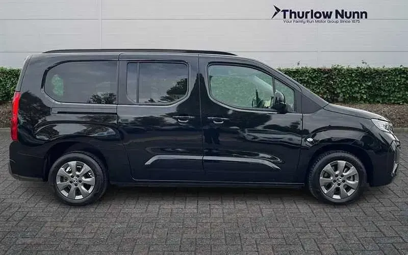 Used Vauxhall Combo Ultimate 100 kW (136 HP) 2026 MPV