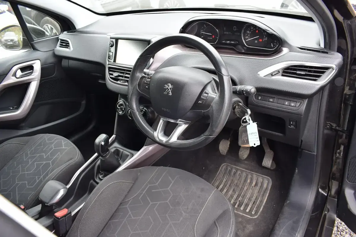 Used Peugeot 2008 Active 115 HP (84 kW) 2015 Black SUV