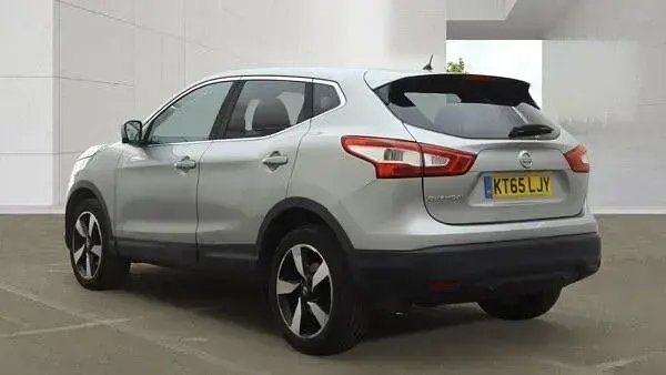 Used Nissan Qashqai N-TEC 130 HP (95 kW) 2016 Silver SUV