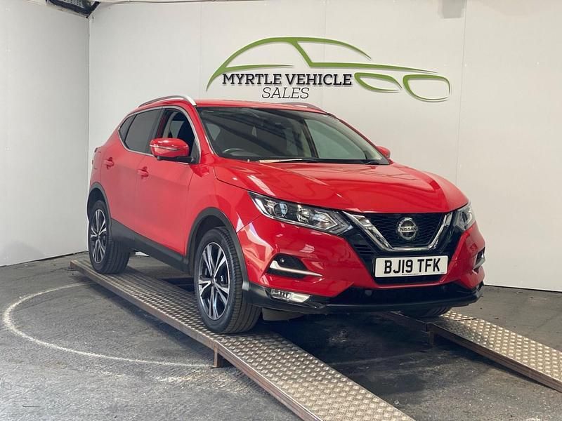 Used Nissan Qashqai N-Connecta 160 HP (117 kW) 2019 Red SUV
