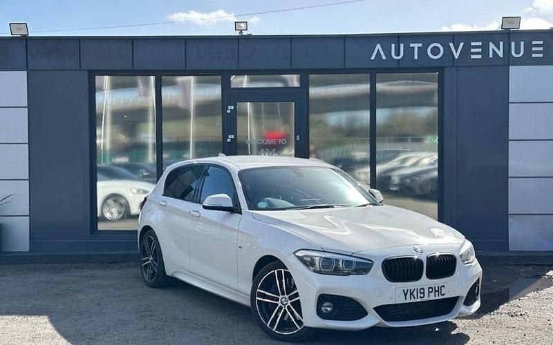 Used BMW 120 Efficient Dynamics 190 HP (139 kW) 2019 White Hatchback