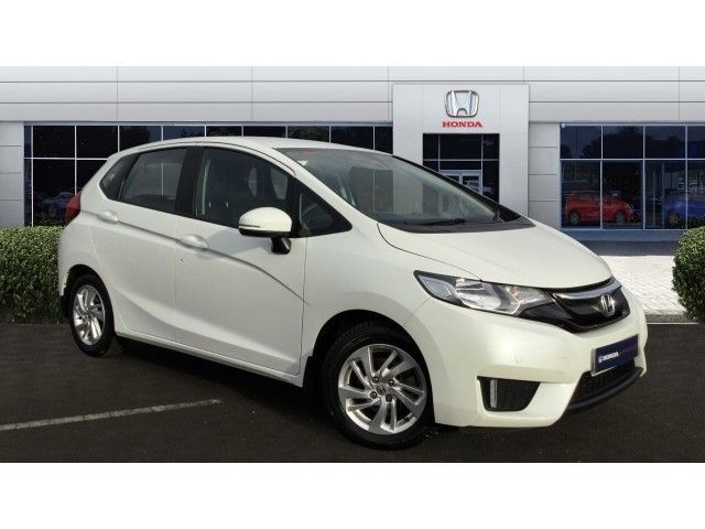 White Used 2017 Honda Jazz SE Hatchback | £12,071 (Fair price) - Image 1/4