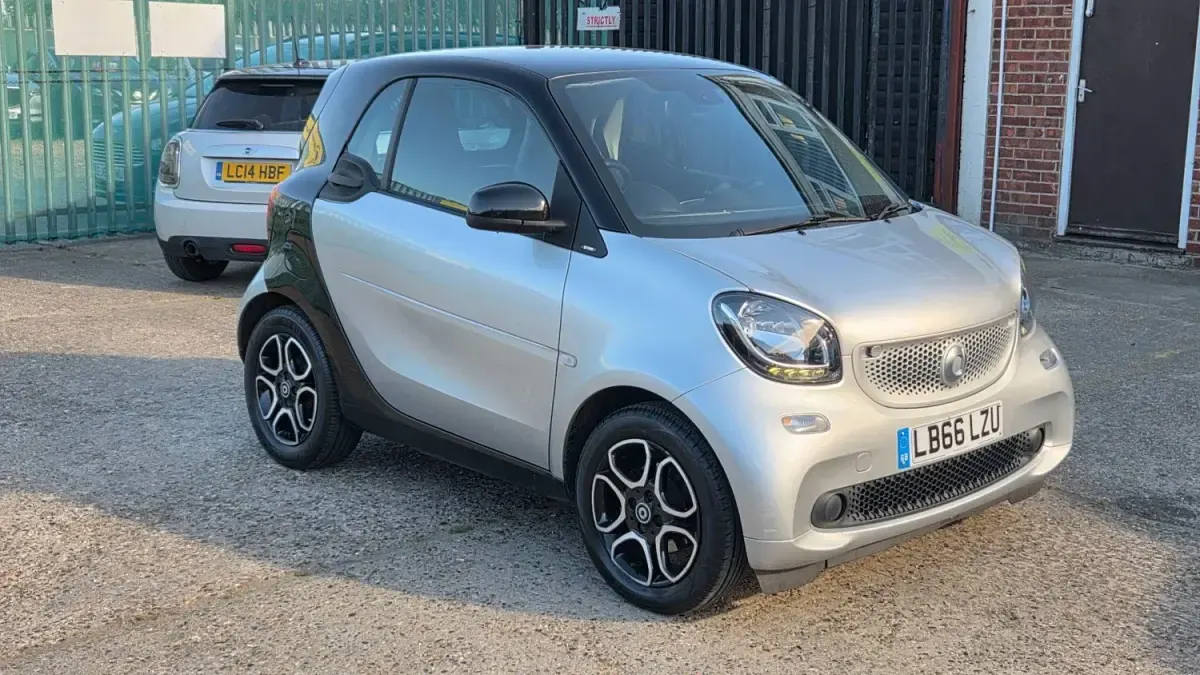 Usado Smart ForTwo Coupé Premium 2016 Prateado Coupé