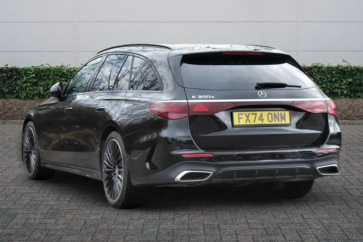 Used Mercedes E300 Urban 313 HP (230 kW) 2025 Black Estate