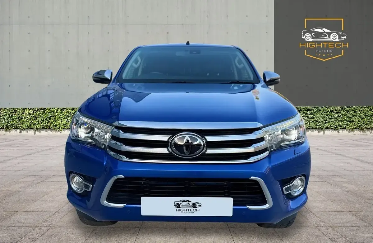 Used Toyota HiLux 150 HP (110 kW) 2018 Blue Pickup