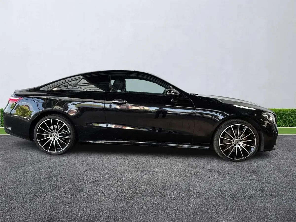 Usado Mercedes E400 AMG line 2021 Preto Coupé