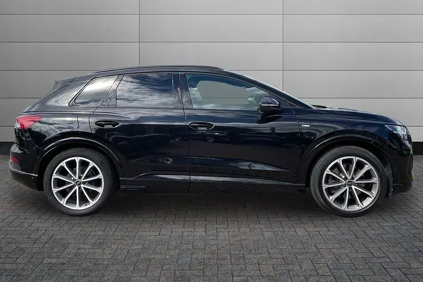 Used Audi Q4 e-tron Comfort 150 kW (204 HP) 2023 Mythos black SUV