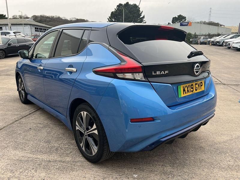 Used Nissan Leaf Tekna 108 kW (148 HP) 2019 Blue Hatchback