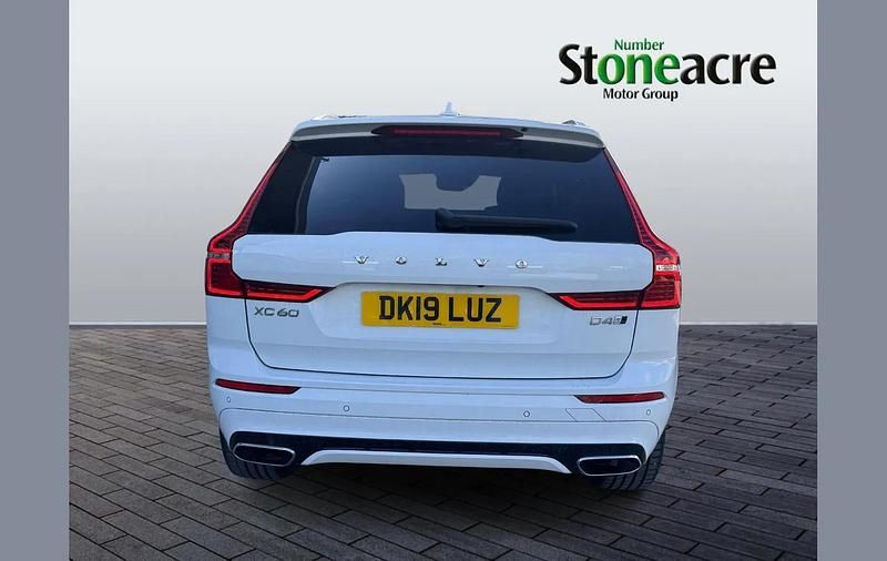 Used Volvo XC60 R-Design Pro 187 HP (137 kW) 2019 White SUV