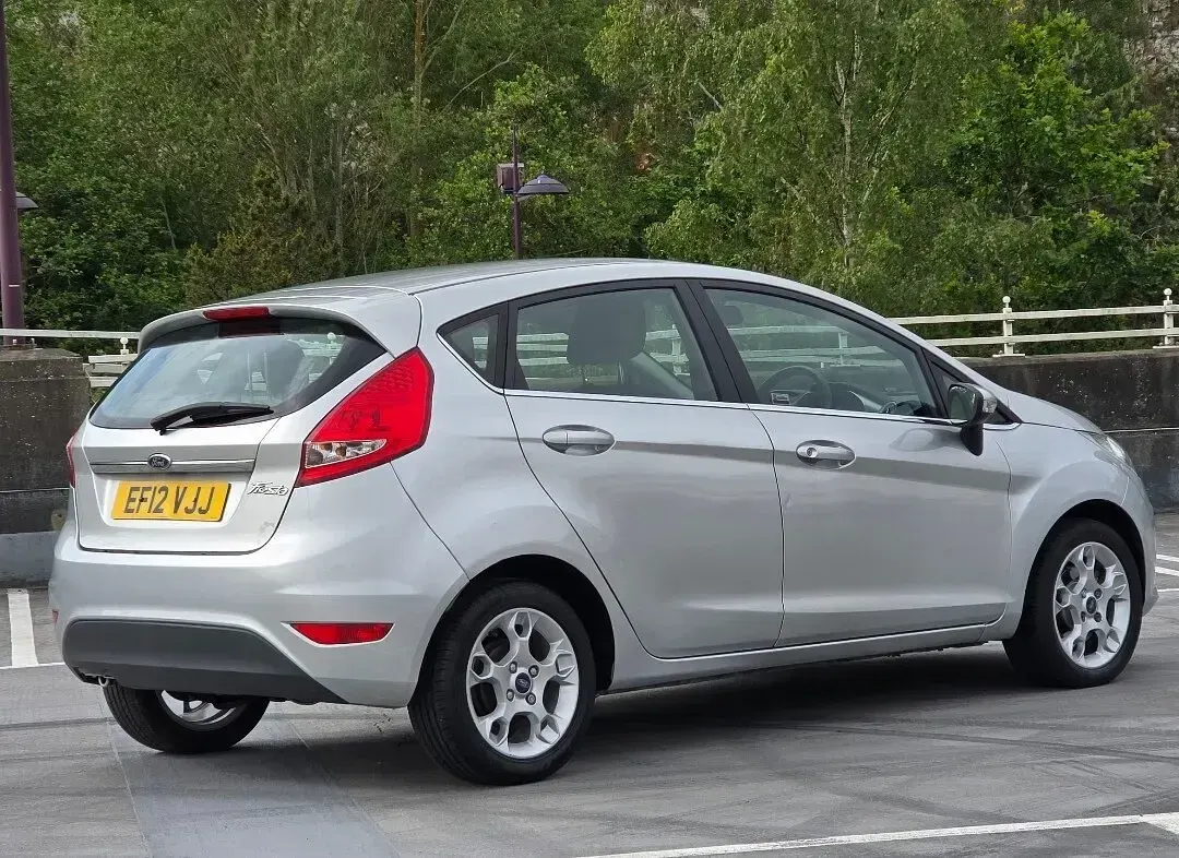 Used Ford Fiesta Zetec 2012 Silver Hatchback