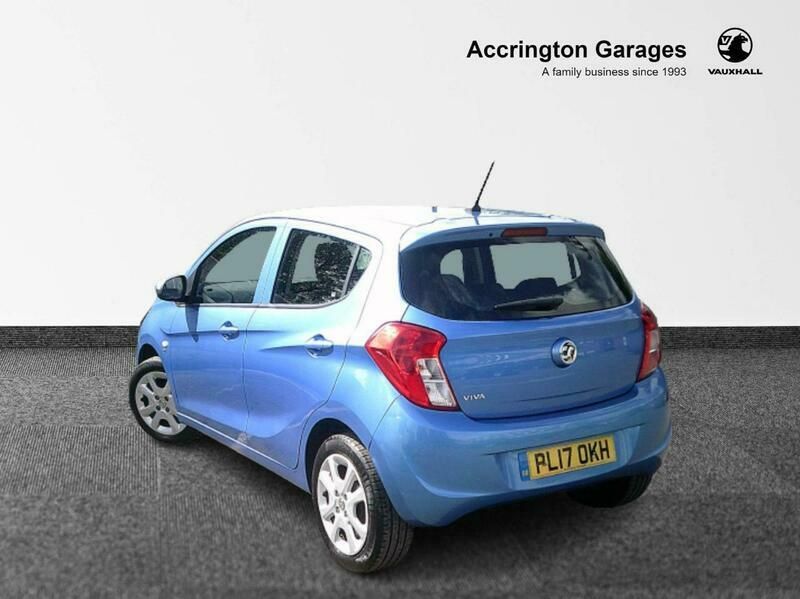 Used Vauxhall Viva 75 HP (55 kW) 2017 Sparkling blue Hatchback