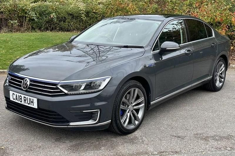 Grey Used 2018 VW Passat GTE Sedan | £13,900 (Good price) - Image 1/1