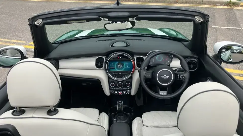 Used Mini Cooper Exclusive 134 HP (98 kW) 2024 Green Hatchback