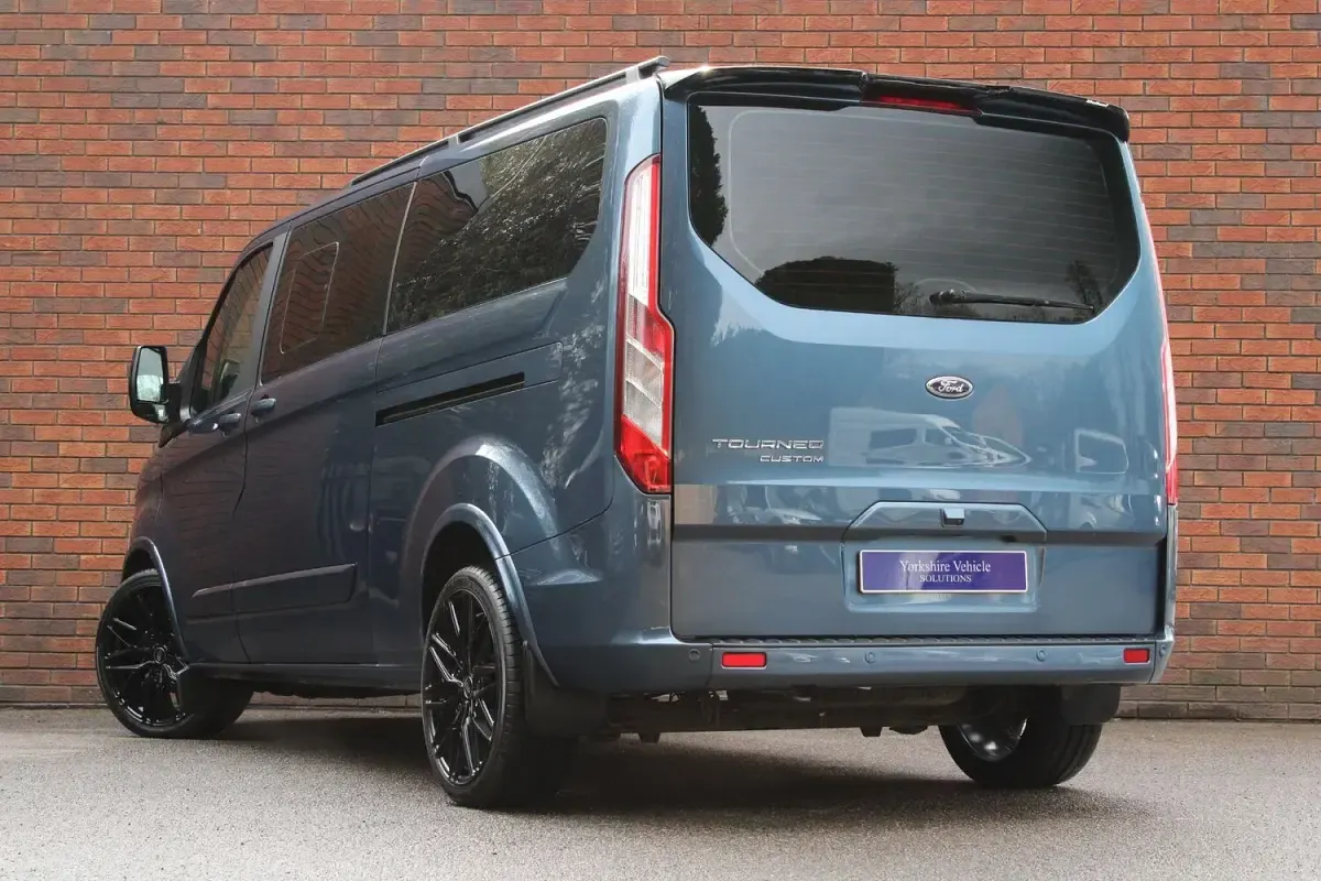 Used Ford Tourneo Titanium 130 HP (95 kW) 2022 Blue MPV