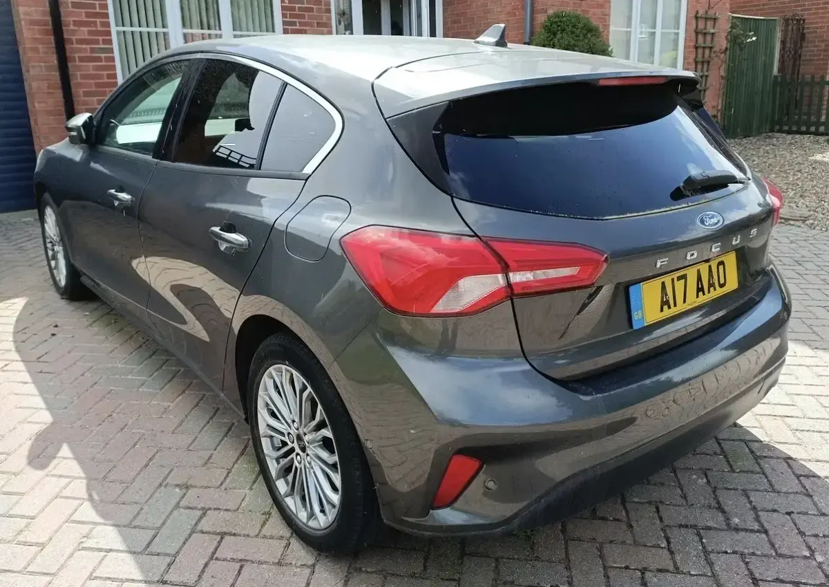 Usado Ford Focus Titanium X 150 CV (110 kW) 2018 Gris Utilitario