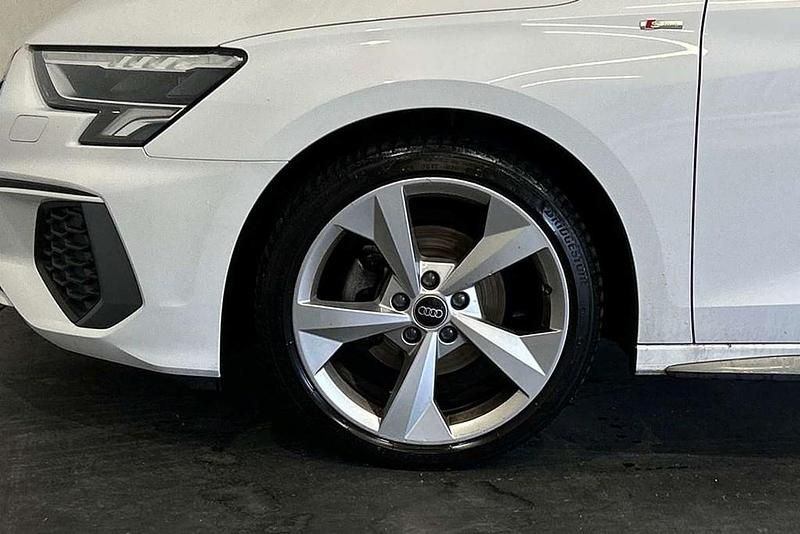 Used Audi A3 S-Line 147 HP (108 kW) 2023 White Sedan