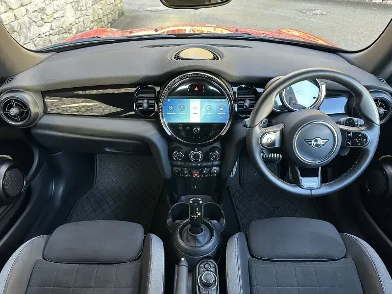 Usado Mini Cooper S Hatch 176 CV (129 kW) 2021 Rojo Utilitario