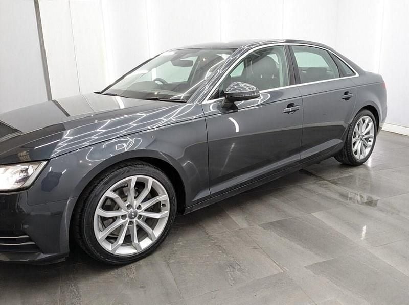 Begagnad Audi A4 Comfort 150 HK (110 kW) 2017 Grå Sedan