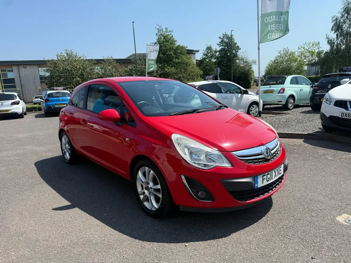 Used Vauxhall Corsa Excite 100 HP (73 kW) 2011 Red Hatchback