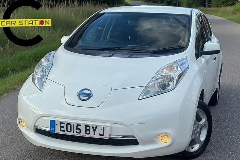 Used Nissan Leaf Acenta 80 kW (109 HP) 2015 White Hatchback