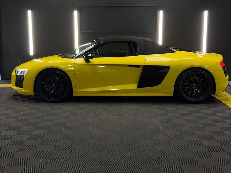 Begagnad Audi R8 Coupé Design 2017 Gul Sportkupé