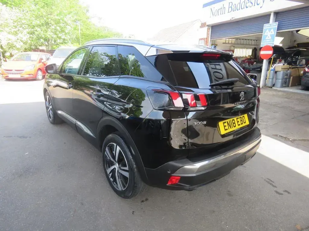 Used Peugeot 3008 Allure 130 HP (95 kW) 2018 Black SUV