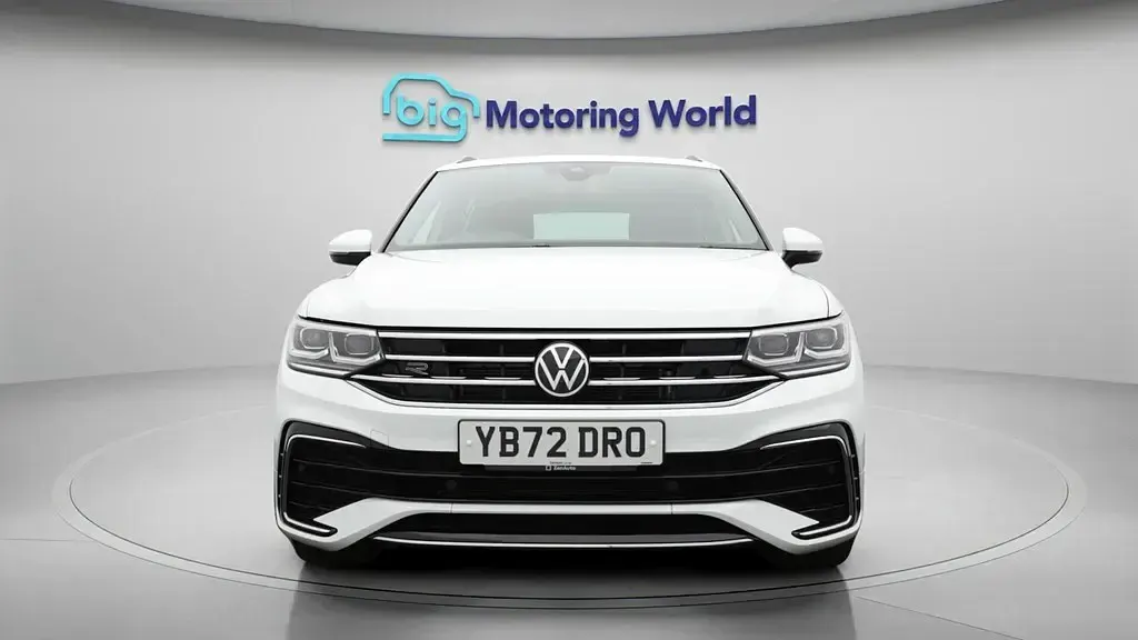 Second-hand VW Tiguan R-line 150 CP (110 kW) 2023 Alb SUV
