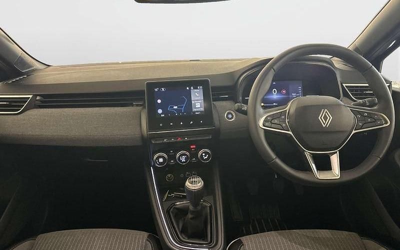 Used Renault Clio V Techno 90 HP (66 kW) 2025 Hatchback