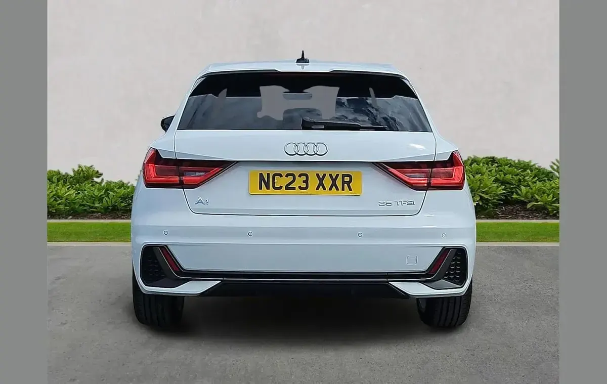 Used Audi A1 S-Line 150 HP (110 kW) 2023 White SUV