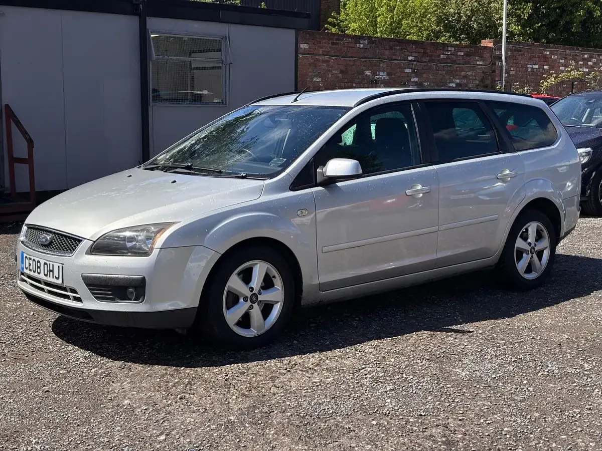 Used Ford Focus Zetec 110 HP (80 kW) 2008 Silver Estate
