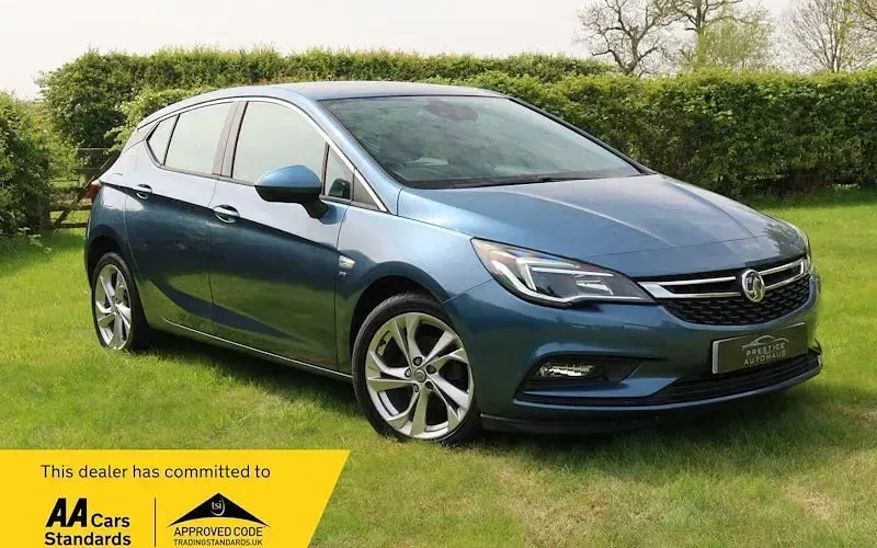 Second-hand Vauxhall Astra SRi 101 CP (74 kW) 2017 Hatchback