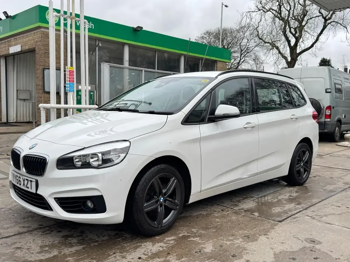 Used BMW 218 Sport Line 2016 White Estate