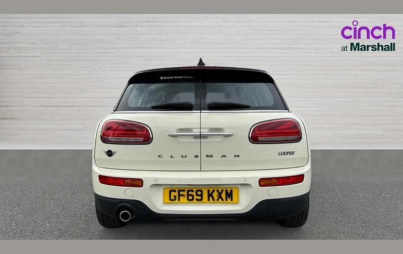 Used Mini Cooper Clubman Classic 136 HP (100 kW) 2019 White Estate