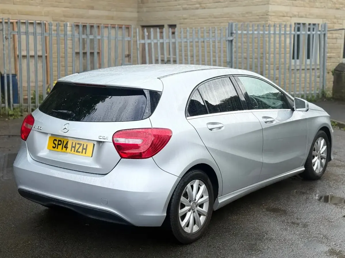 Used Mercedes A180 SE 2014 Silver Hatchback