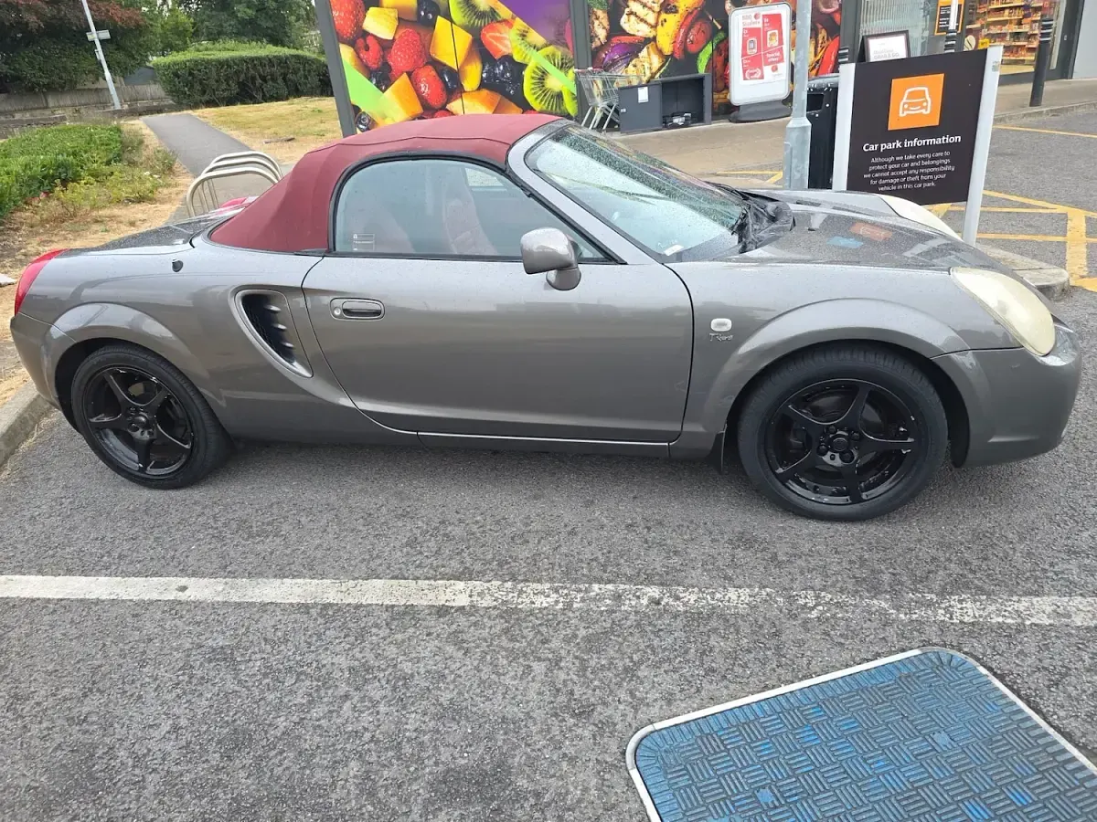 Used Toyota MR2 140 HP (102 kW) 2004 Grey Cabriolet