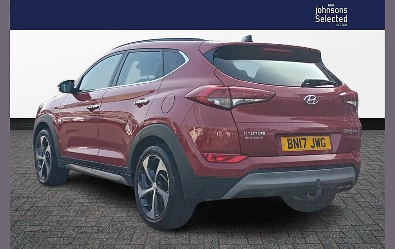 Used Hyundai Tucson Premium SE 134 HP (98 kW) 2017 Red SUV
